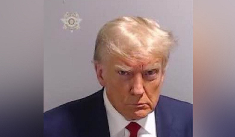 Trump gets booked, mugshot taken at Atlanta jail