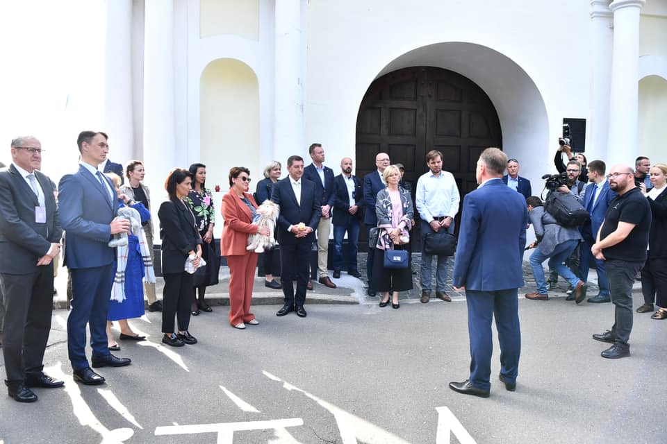 Anna Hakobyan Kiyevdə birinci xanımlar və həyat yoldaşlarının sammitində iştirak edir