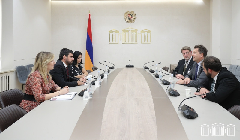 Саргис Ханданян представил британскому коллеге ситуацию вследствие депортации населения Нагорного Карабаха