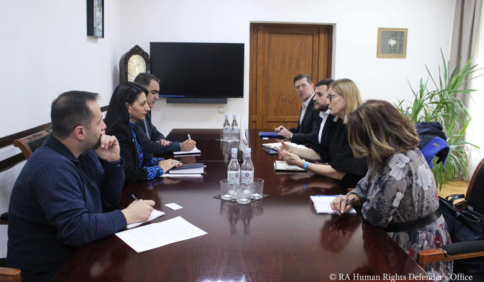 Anahit Manasyan presented humanitarian problems caused by Azerbaijani aggression to USAID delegation