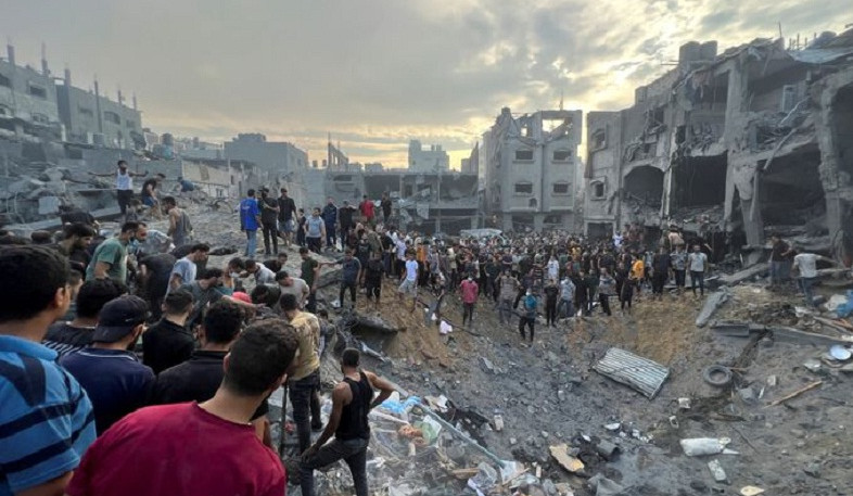 Israel air strike reportedly kills dozens at Gaza refugee camp