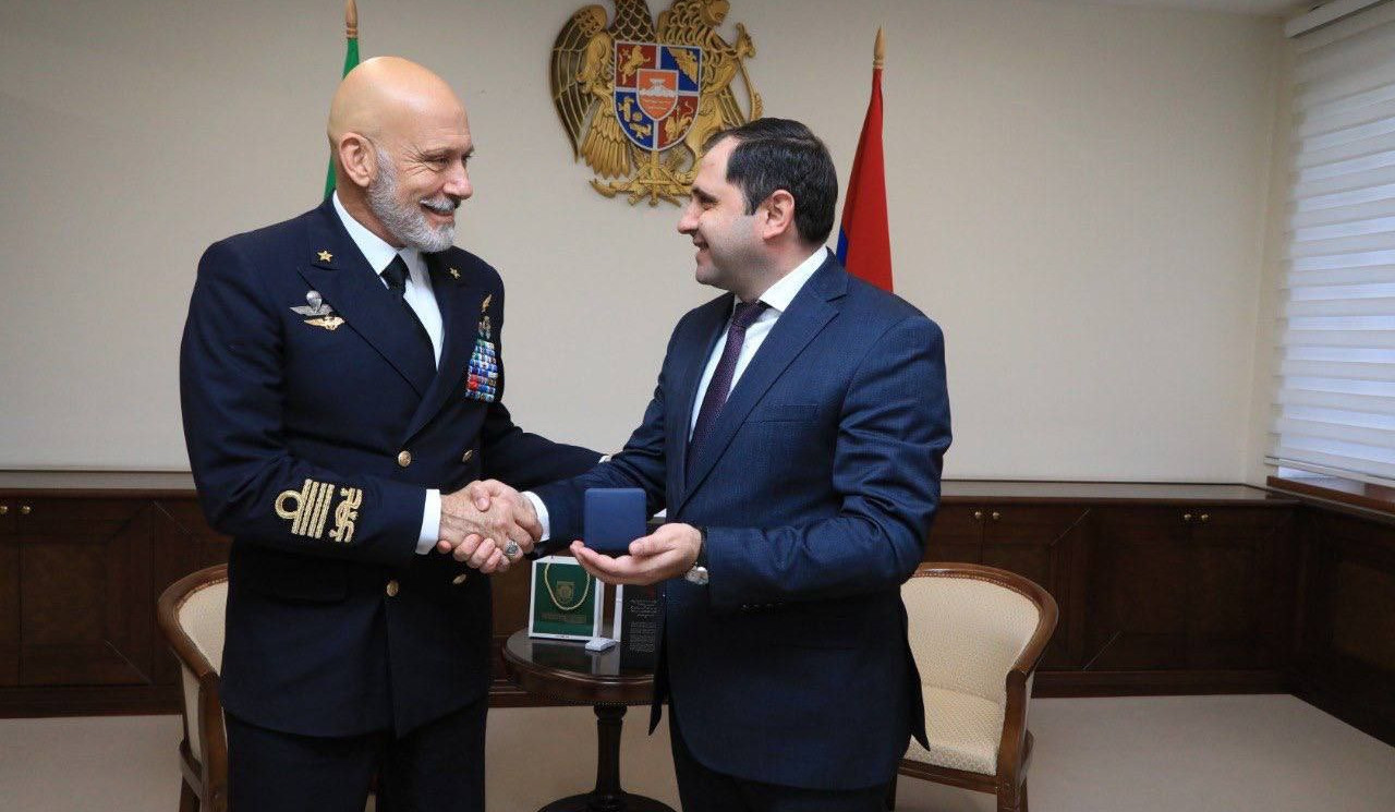 Papikyan discusses issues related to the Armenian-Italian defence cooperation and regional security with Italy’s Chief of the General Staff