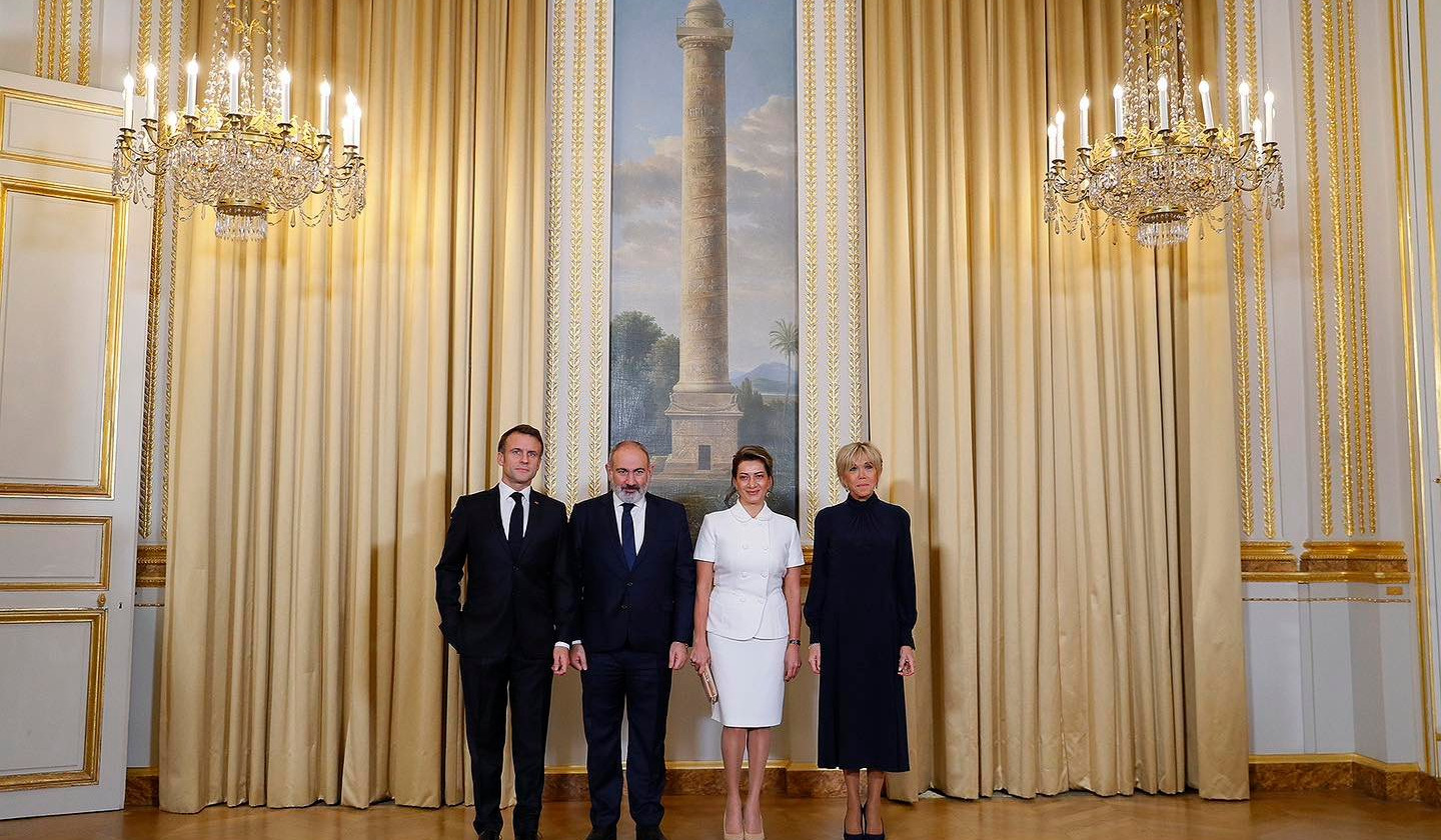 Пашинян вместе с супругой принял участие в официальном ужине от имени президента Франции и его супруги