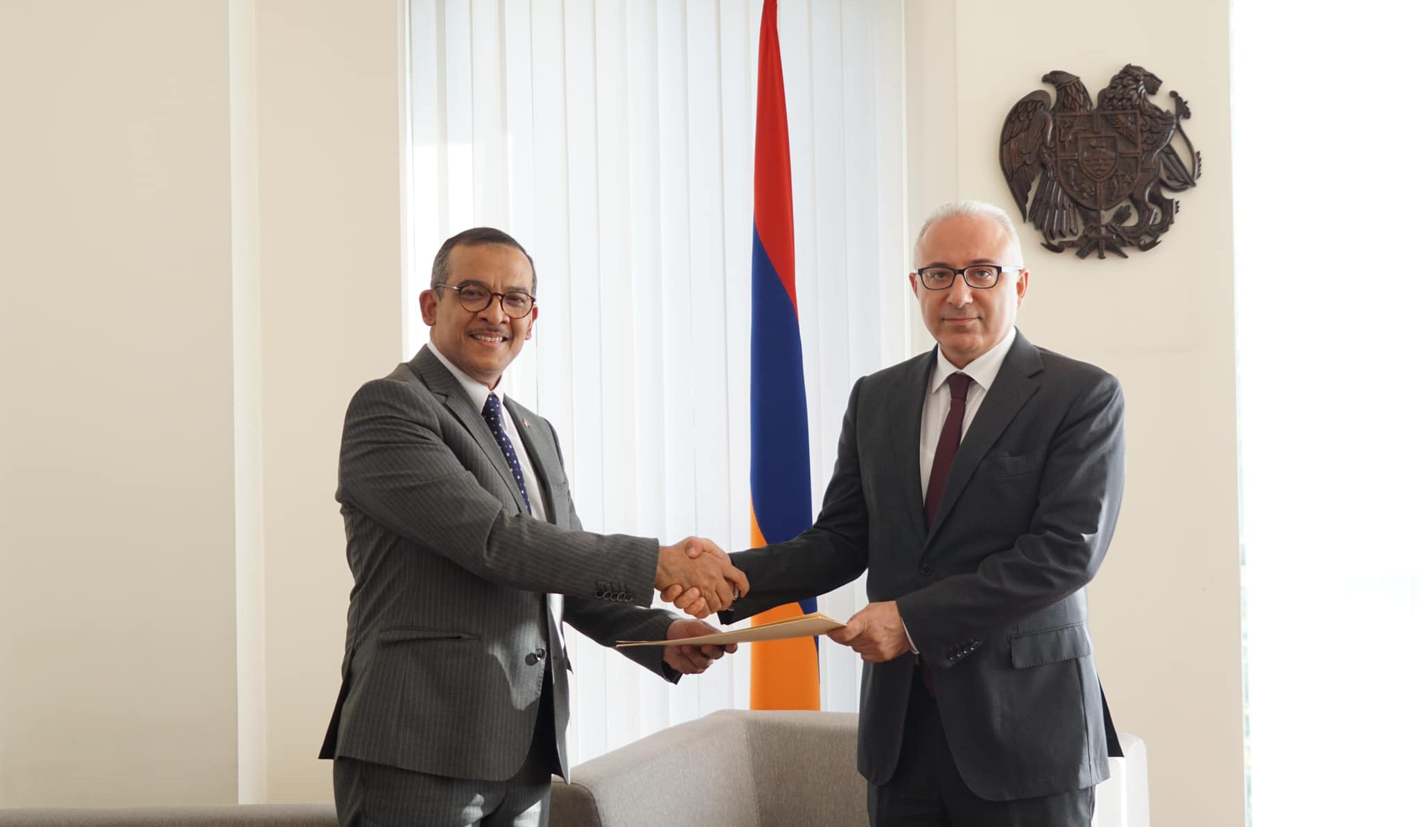 Newly appointed Ambassador of Indonesia handed over copy of his credentials to Deputy Foreign Minister of Armenia