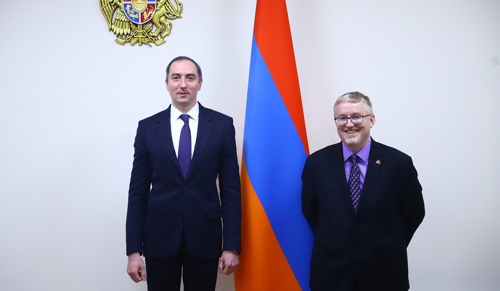 Robert Khachatryan presented main directions of activity of High-Tech Industry Ministry to Ambassador of Canada