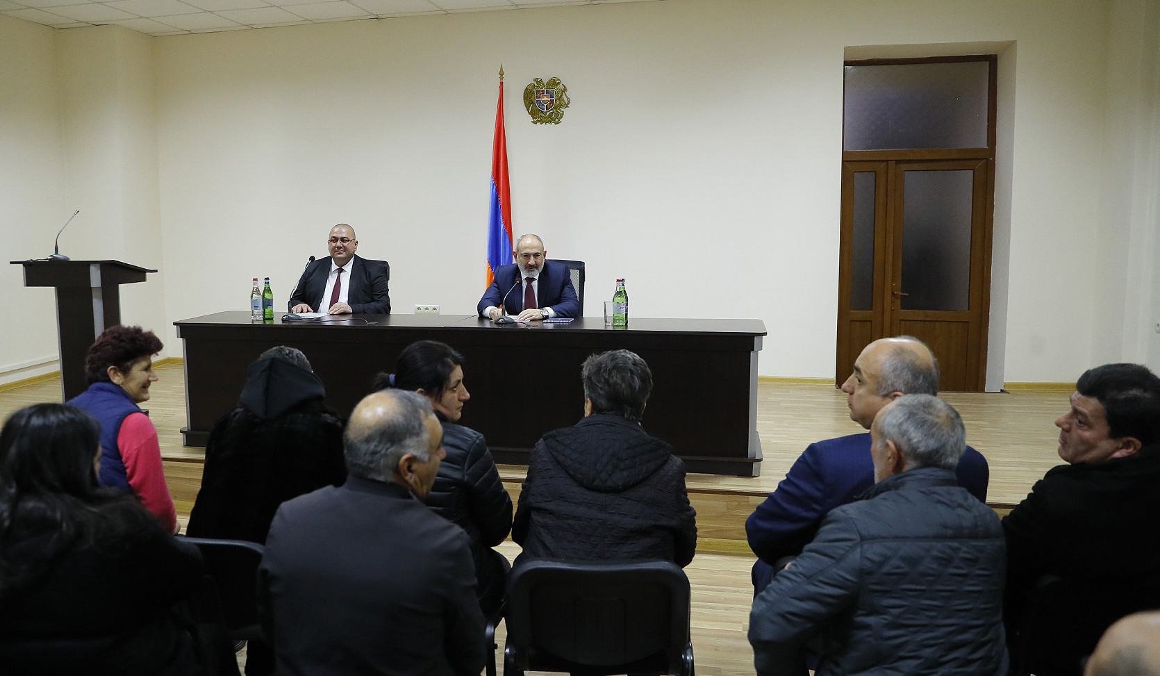 Prime Minister meets with relatives of prisoners of war who recently returned to Armenia