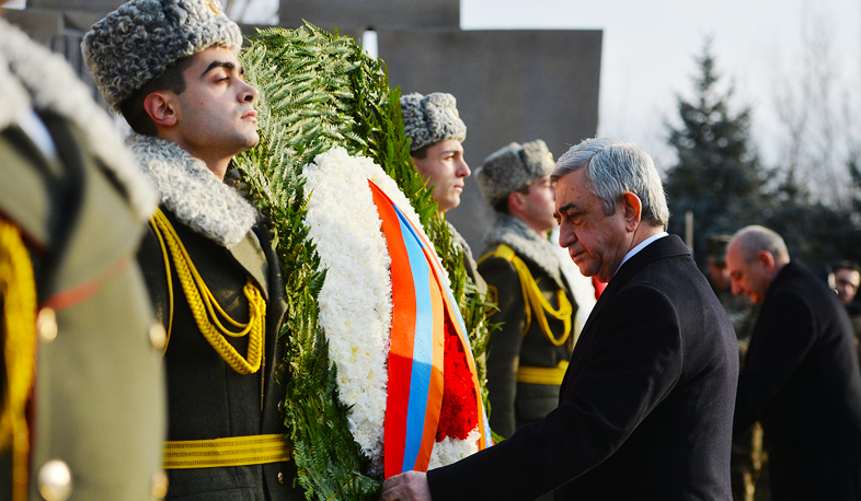 Բանակի տոն. սկիզբը Եռաբլուրից