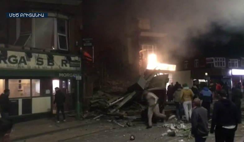 Two-storied building explodes in Leicester