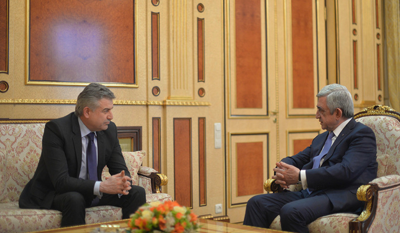 President Sargsyan receives PM Karapetyan