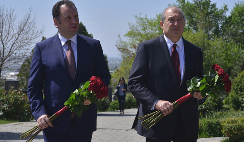 Armen Sargsyan visits Yerablur