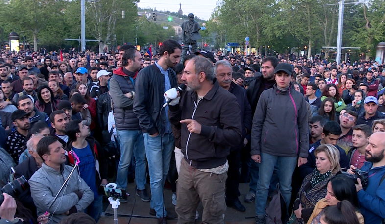 Police demands to stop protests, Pashinyan refuses