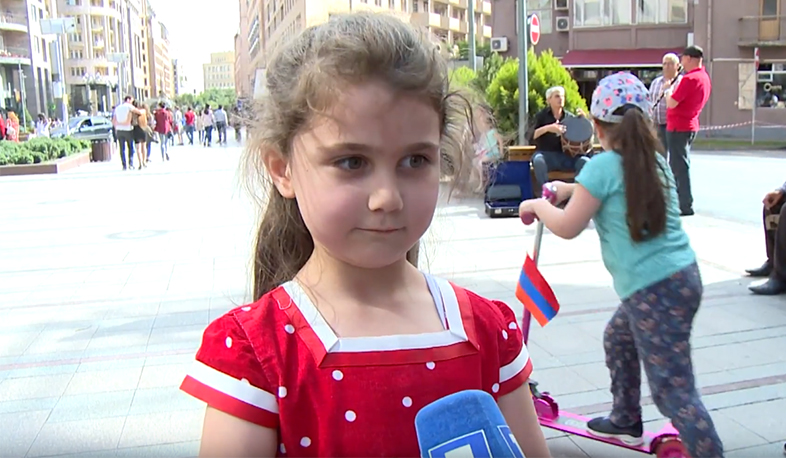 Independence on Yerevan streets