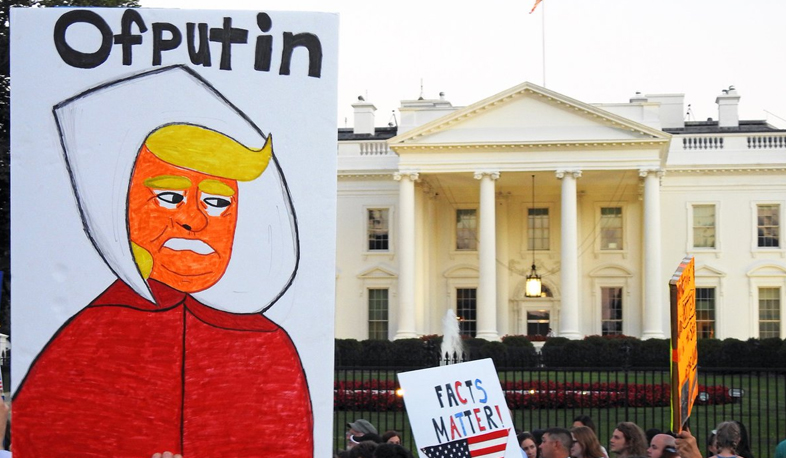 Anti-Russian protests in front of White House