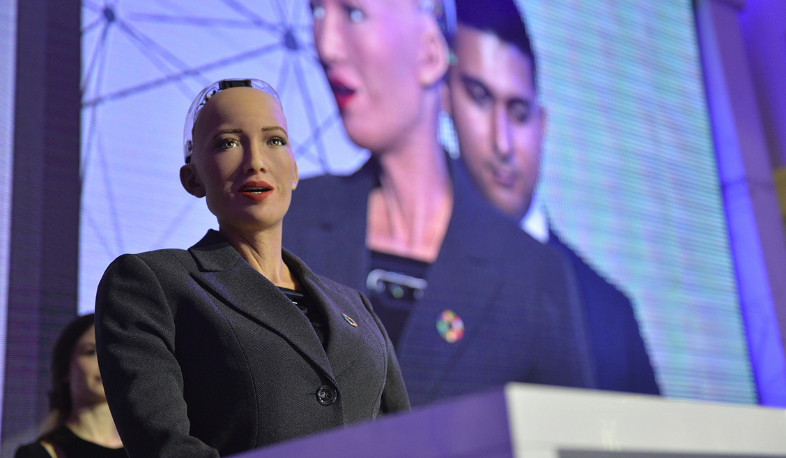 Robot Sophia promises to learn Armenian and French