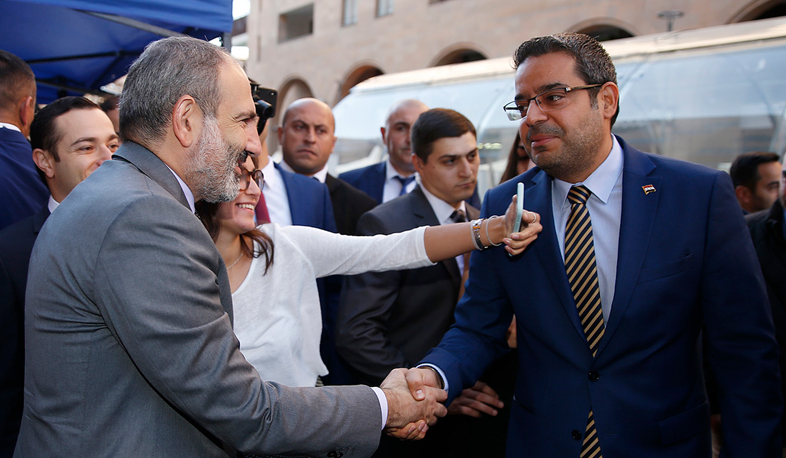 Pashinyan visits Syrian-Armenian charity fair