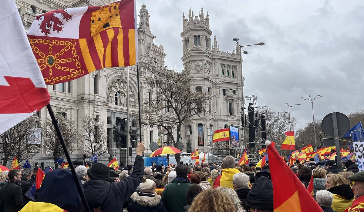 Thousands march in Madrid to protest against Catalan amnesty law