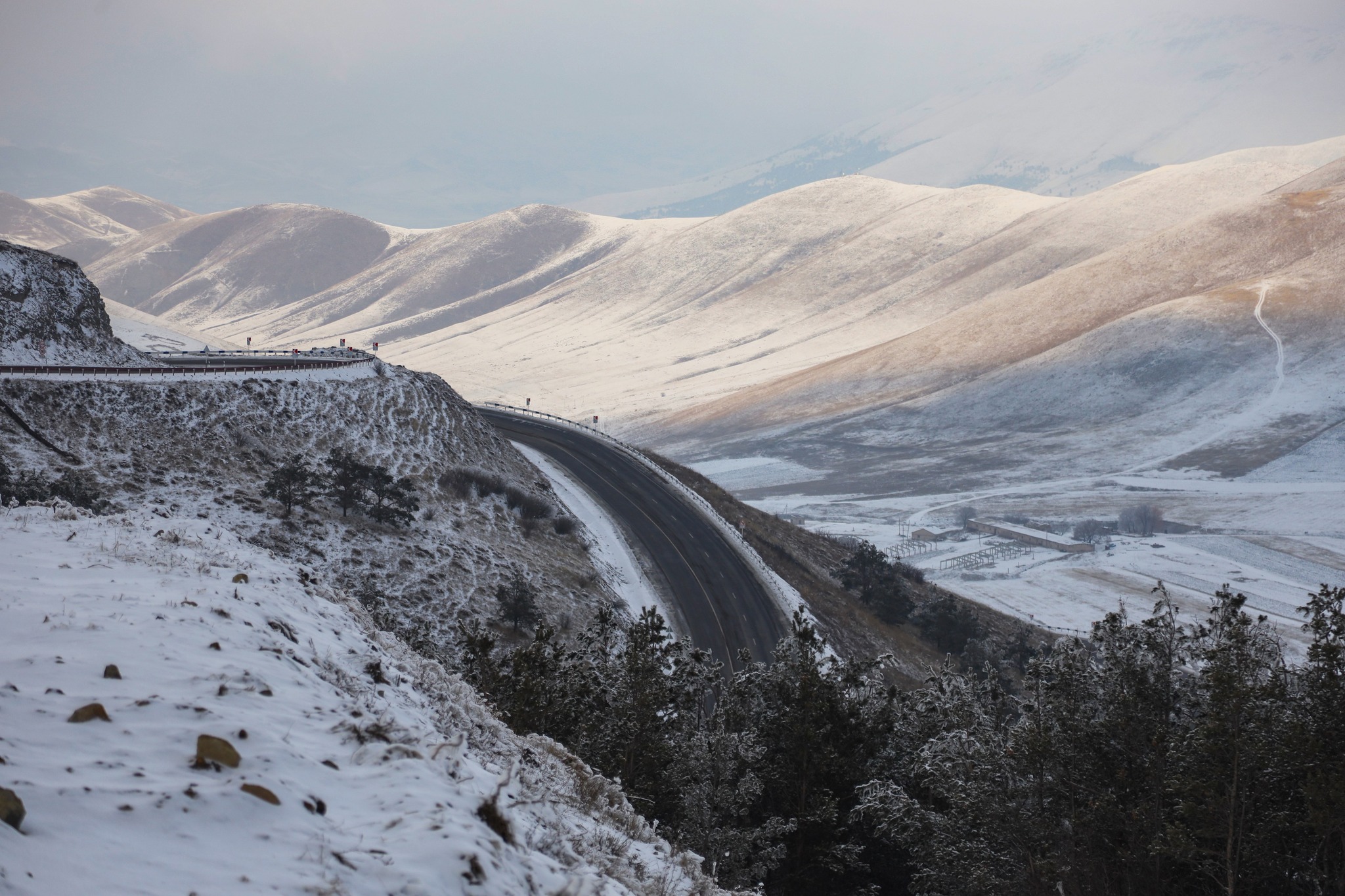 «Մեղրու սար» կոչվող հատվածում ձյուն է տեղում