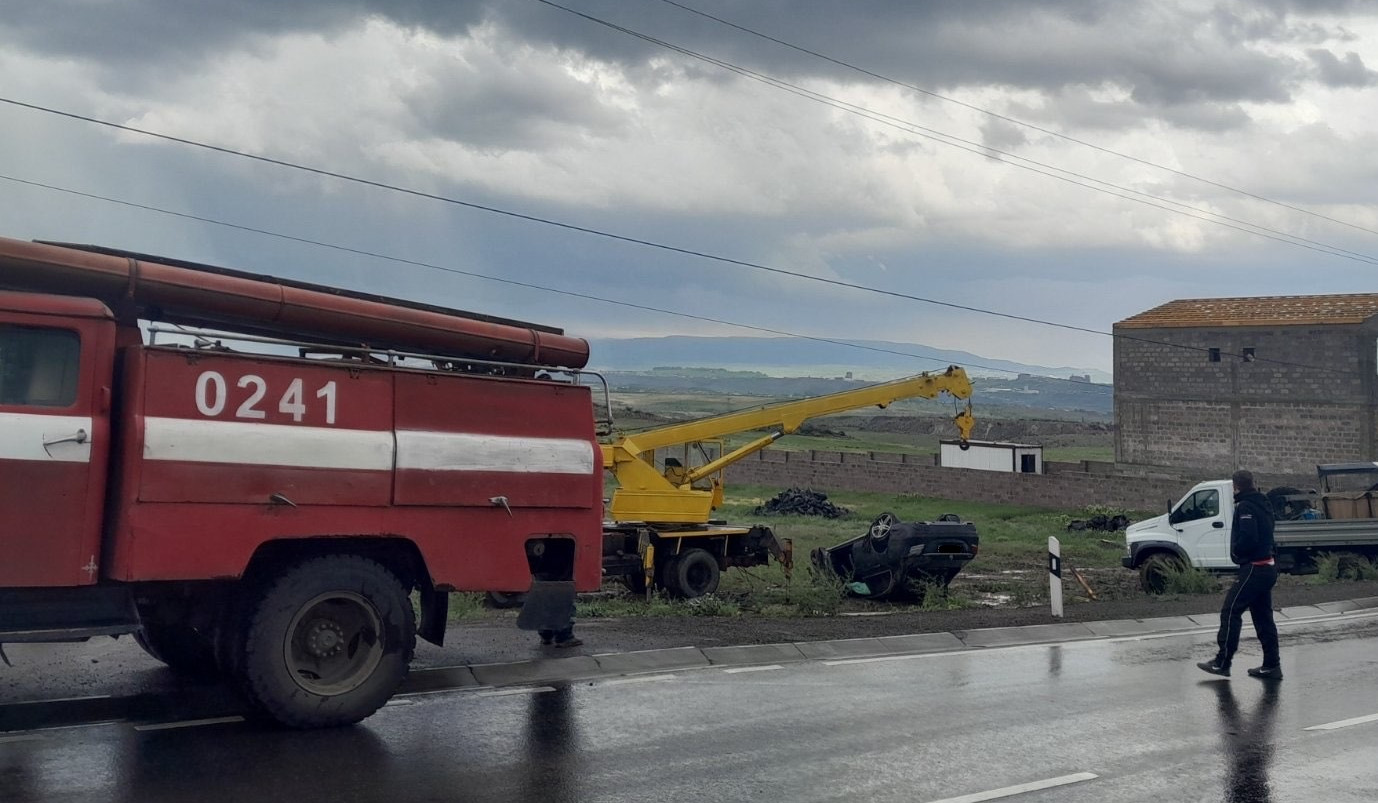 Ավտովթար Եղվարդ-Երևան ճանապարհին