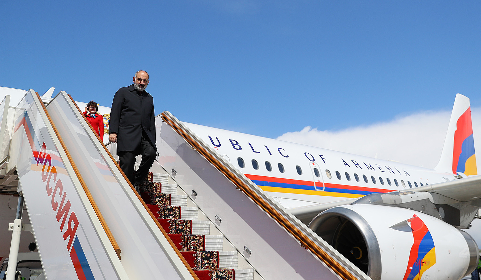 Премьер-министр РА прибыл в Россию с рабочим визитом