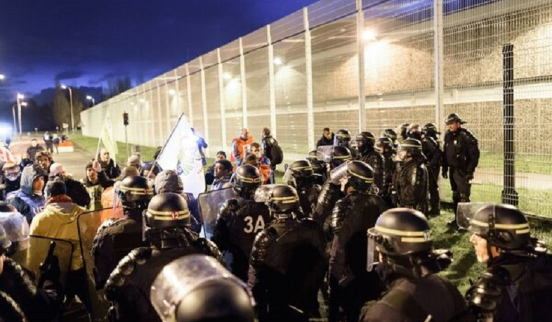 Ֆրանսիայում բանտի աշխատակիցները բողոքի ցույց են անցկացրել