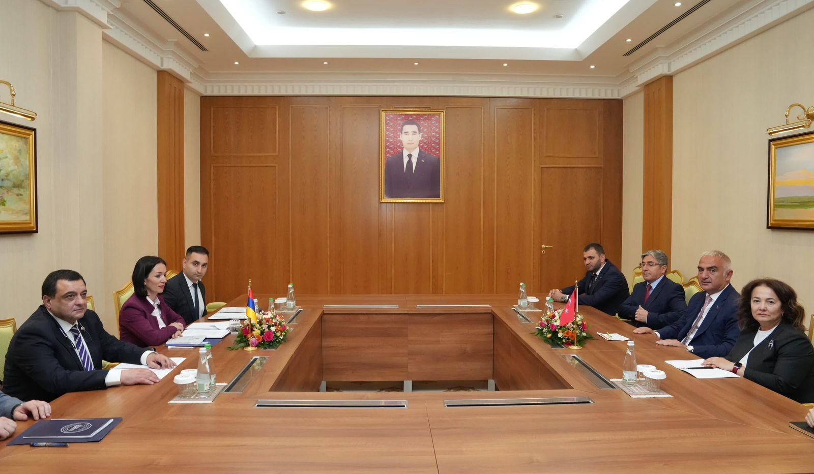 Armenia's Minister of Education, Science, Culture and Sports and Minister of Culture of Turkey exchanged ideas on restoration of historical bridge of Ani