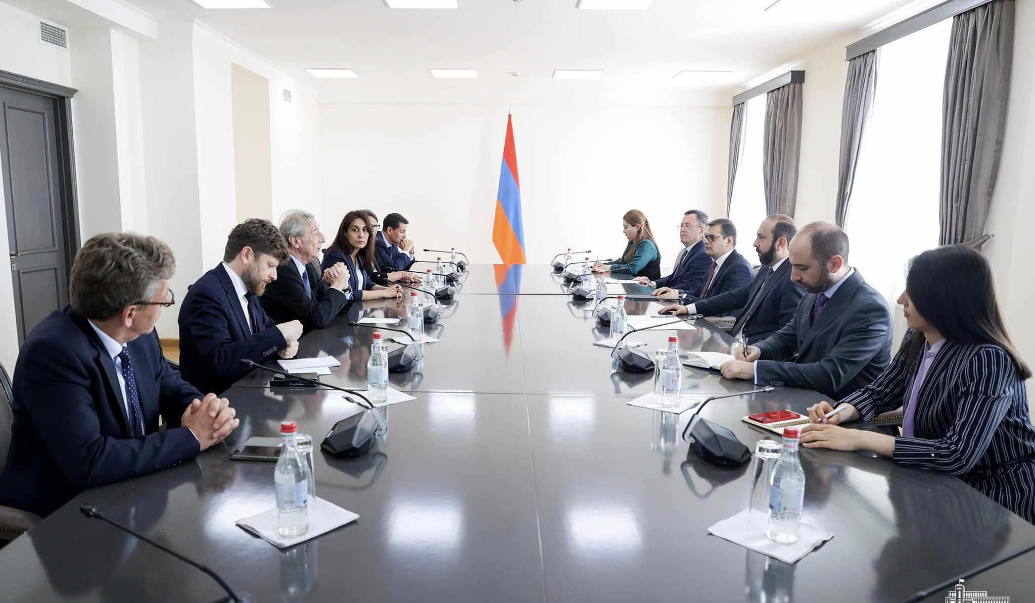 Meeting of Minister of Foreign Affairs of Armenia with President of Hauts-de-Seine of France