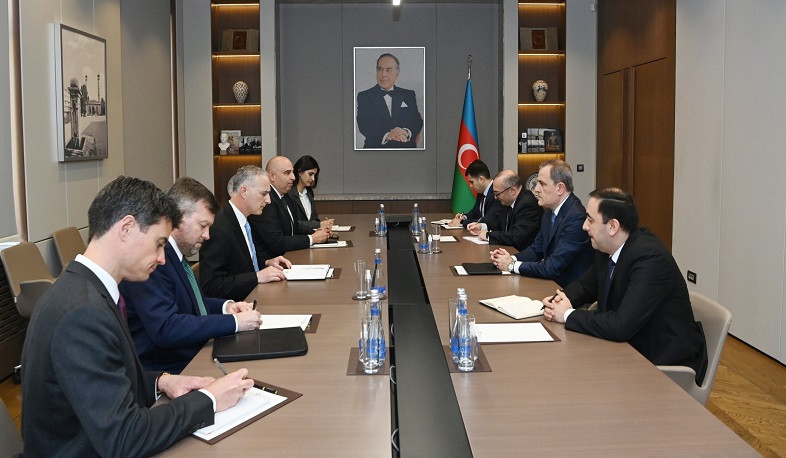 Байрамов обсудил процесс урегулирования между Арменией и Азербайджаном с Луи Боно