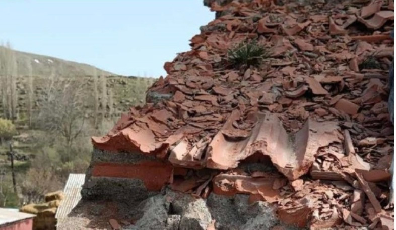 Նորոգվում է Արագածոտնի մարզի Գառնահովիտի Սուրբ Գևորգ եկեղեցու տանիքածածկը