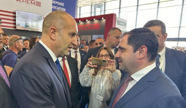 Suren Papikyan had short conversation with President of Bulgaria