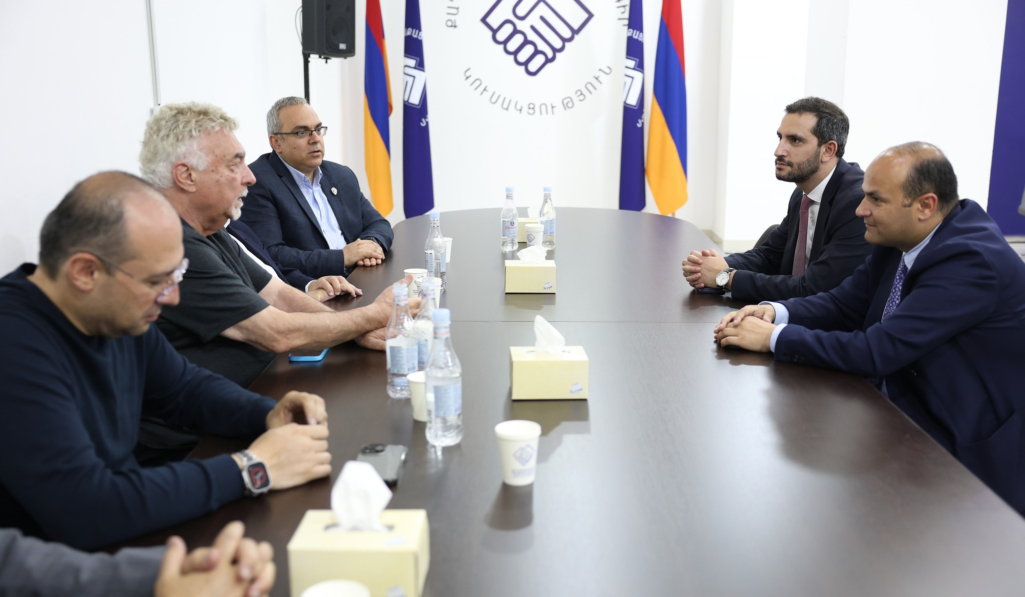 ՔՊ և ՌԱԿ ներկայացուցիչները քննարկել են Հայաստանի արտաքին քաղաքական առաջնահերթություններին առնչվող հարցեր