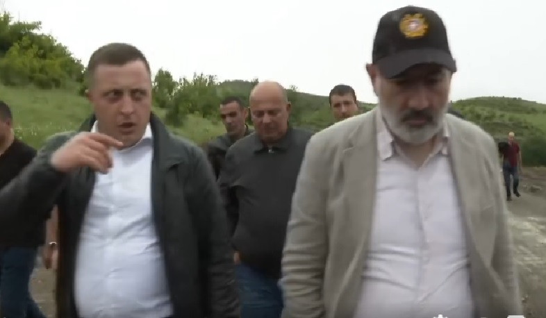 Nikol Pashinyan got acquainted with construction process of roads bypassing Kirants