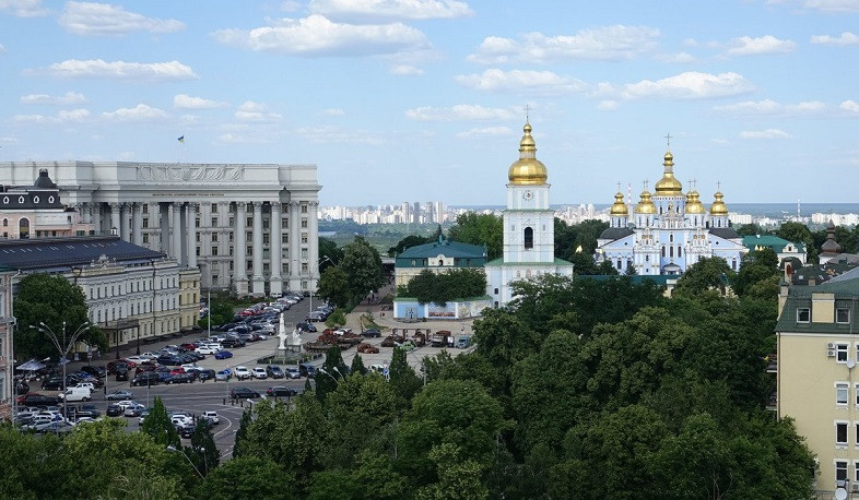 Власти Киева сообщили о комбинированном авиаударе по городу