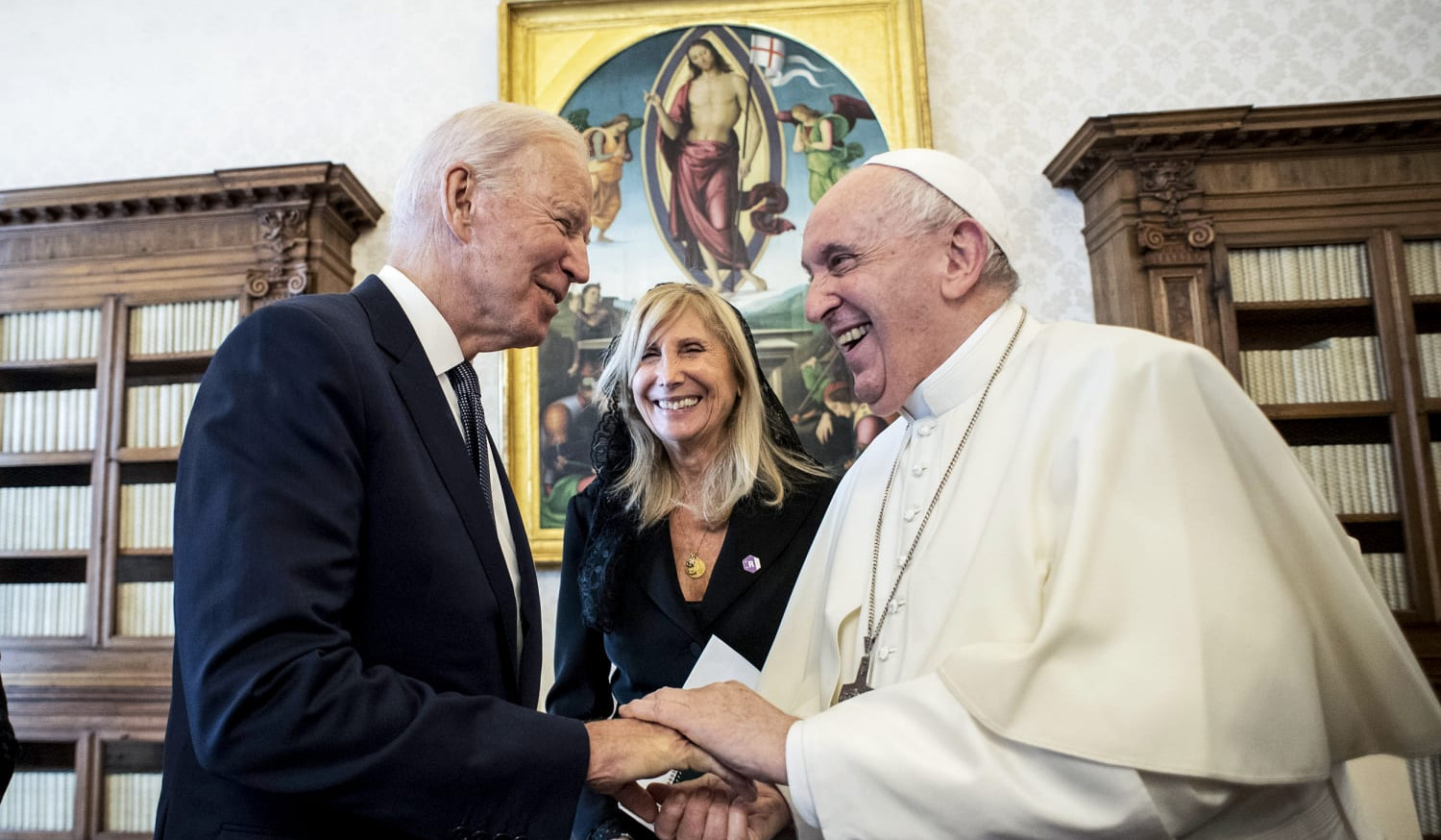Pope Francis meets Biden, Lula before leaving G7 summit