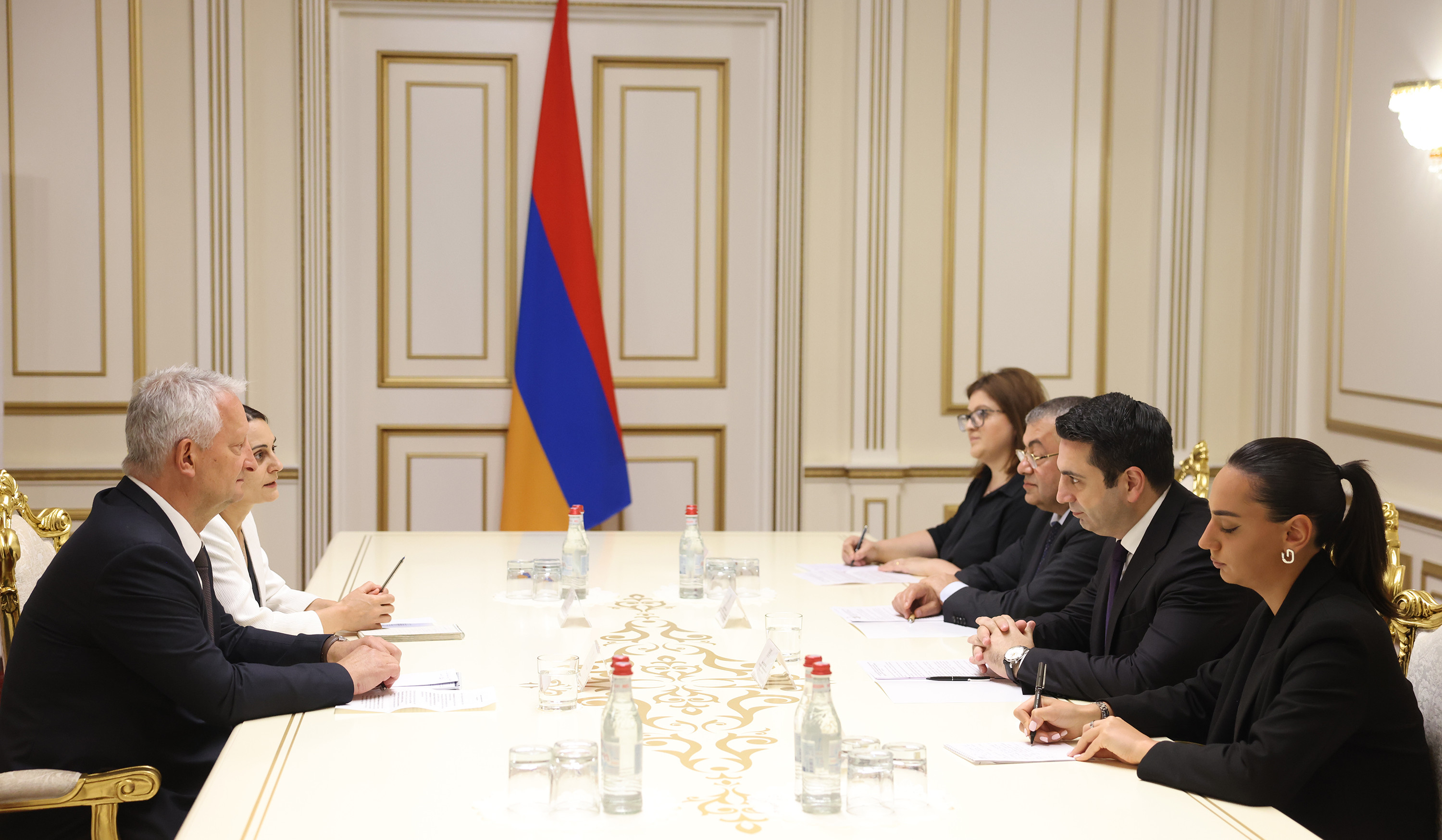 Armenia’s Parliament Speaker Alen Simonyan Receives German Ambassador Viktor Richter