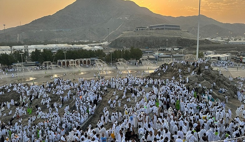 Hundreds of Hajj pilgrims die as Mecca temperatures hit 49C