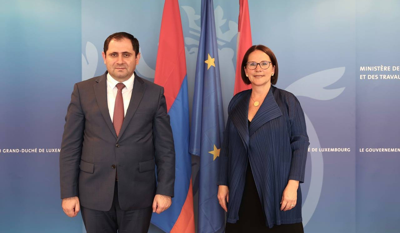 Suren Papikyan presented an overview of the ongoing reforms within Armenian Armed Forces to his Luxembourg counterpart