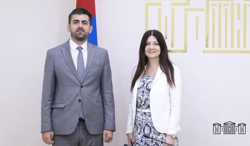 Саркис Ханданян принял посла Сербии в Армении
