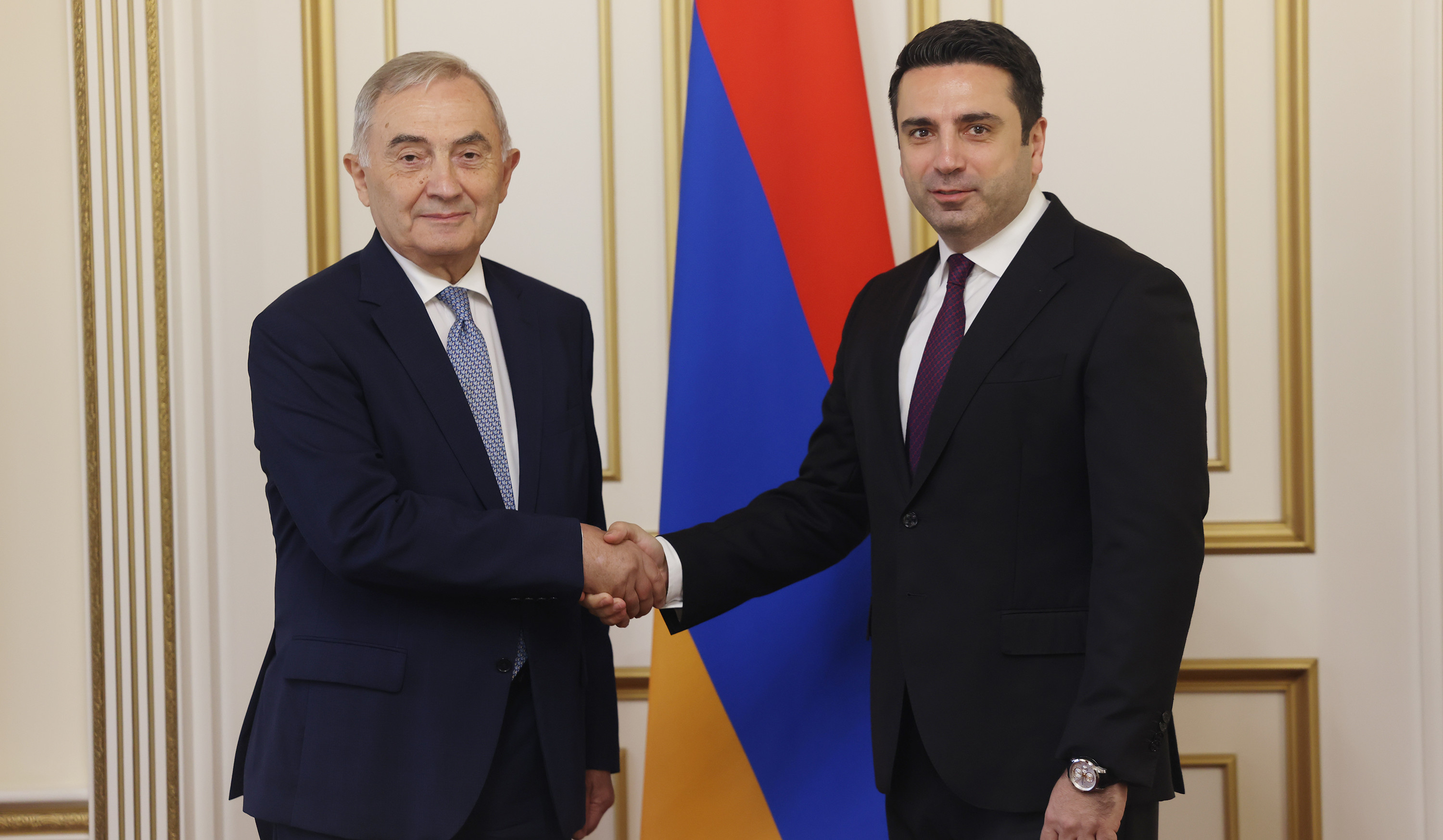 Alen Simonyan Receives Secretary General of Black Sea Economic Cooperation Lazar Comanescu