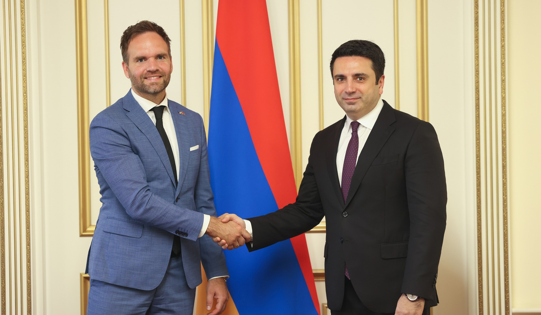 We attach importance to start of dialogue on liberalization of visas: Alen Simonyan receives delegation of Dutch Parliament