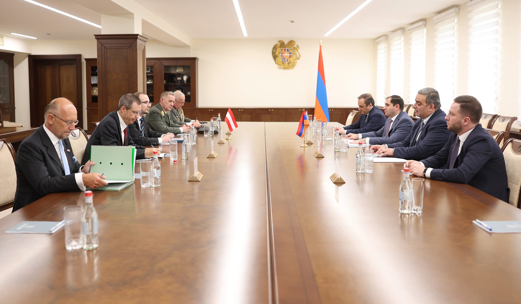 Papikyan and Austrian Defence Ministry Secretary General Kammel discuss cooperation between Armenia and Austria in defence