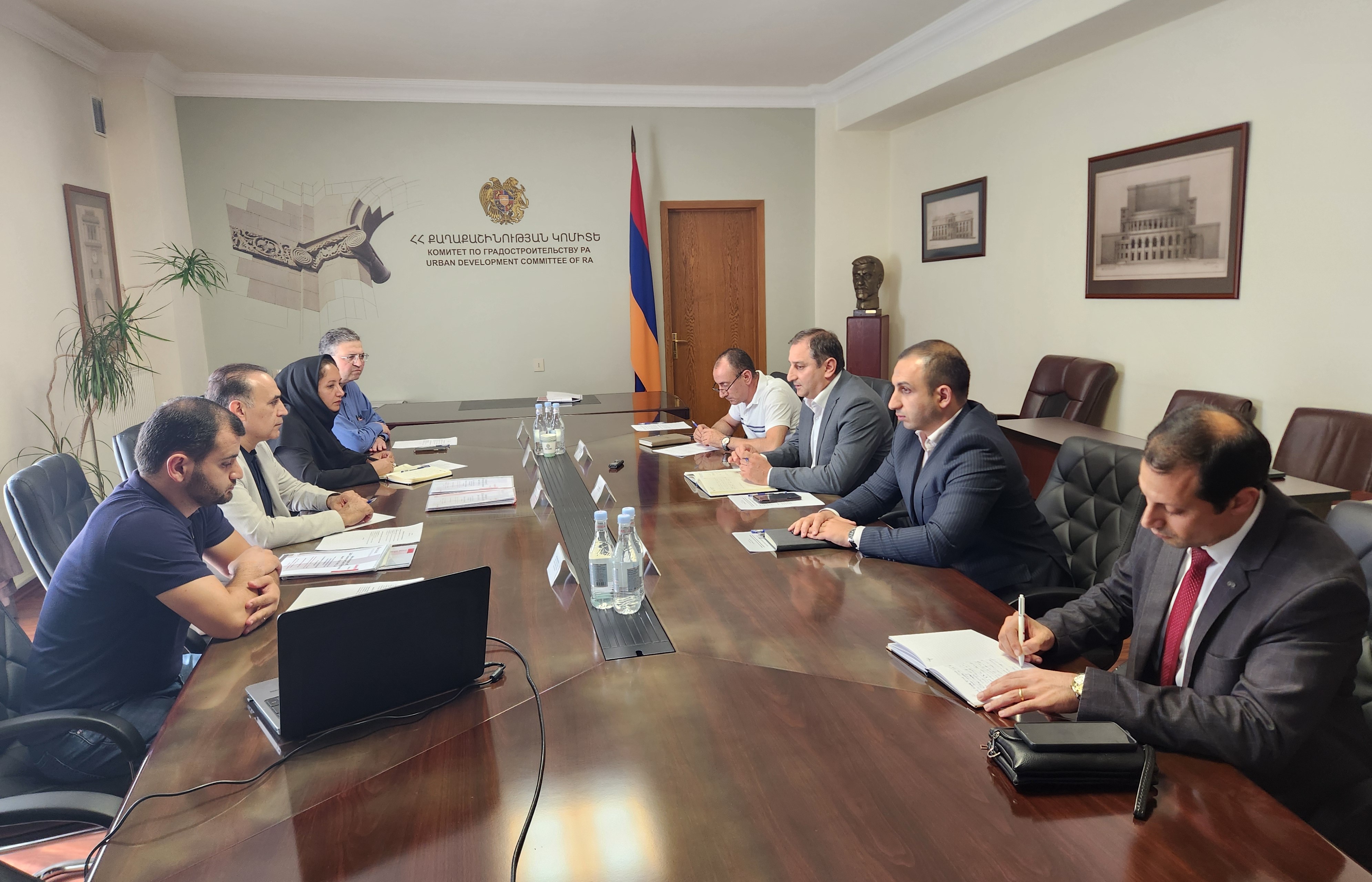 Քննարկվել են նոր տեխնոլոգիաներով դպրոցի, մանկապարտեզի շինարարության հարցեր. հանդիպում Քաղաքաշինության կոմիտեում