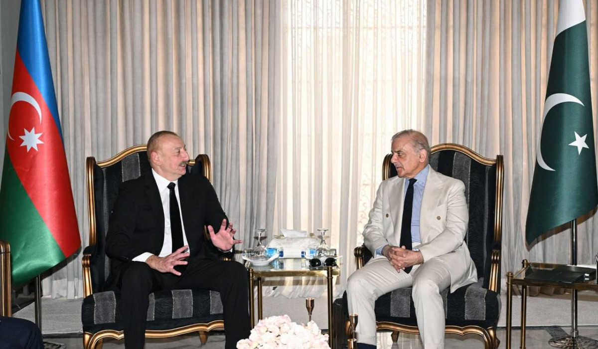 Алиев встретился с премьер-министром Пакистана в Исламабаде