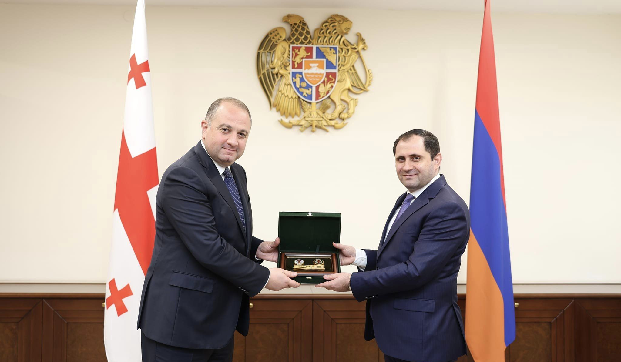 Papikyan and Chikovani signed 2024 cooperation plan between Armenian and Georgian MoDs