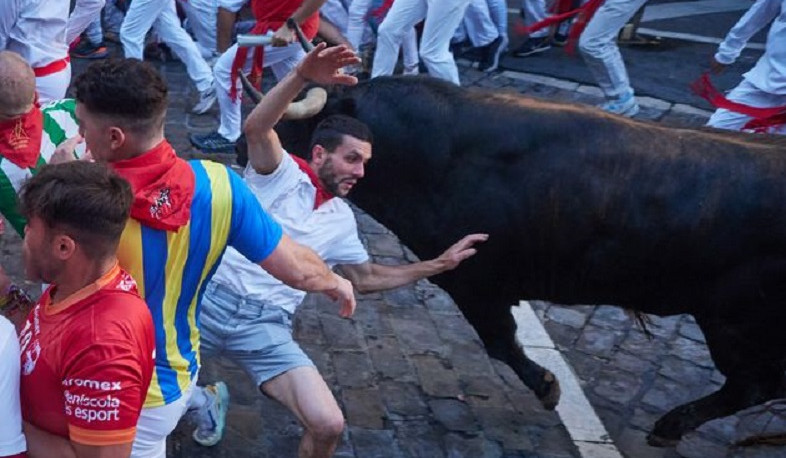 Seven people hospitalized as a result of running of bulls in Pamplona, ​​Spain