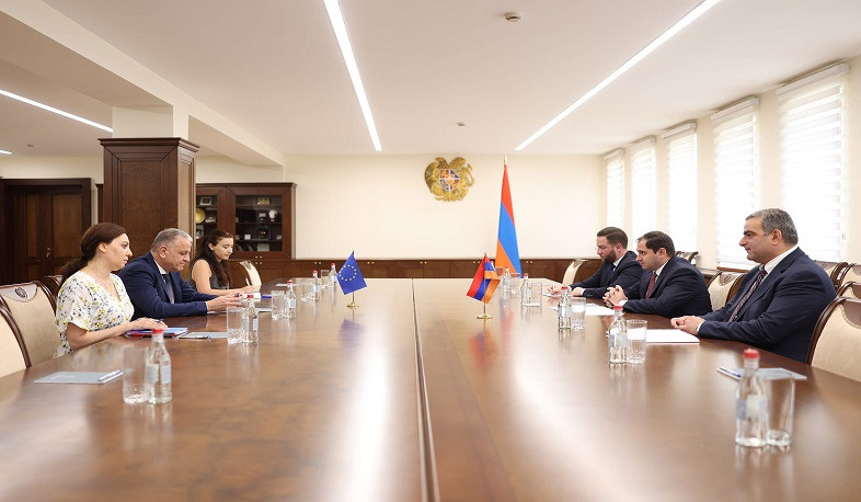 Papikyan and Maragos discussed cooperation in field of defense in context of Armenia-EU partnership
