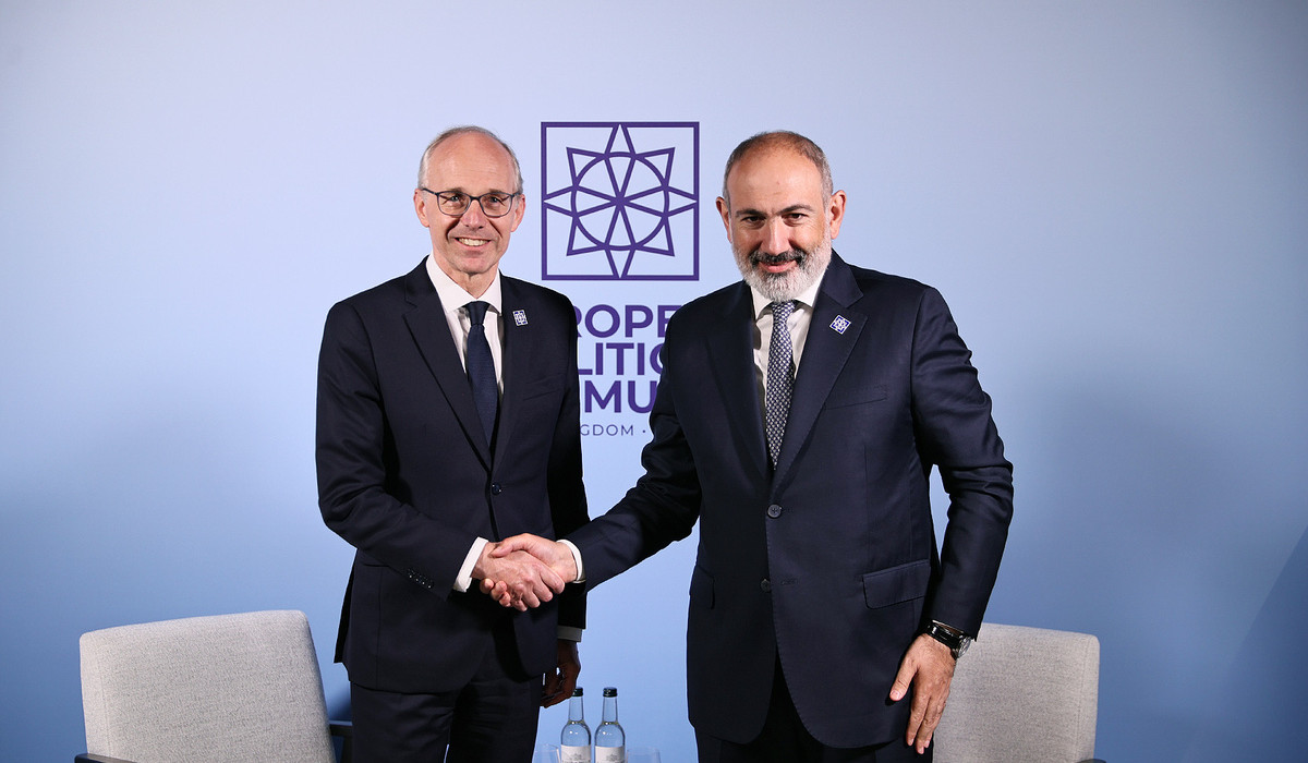Prime Ministers of Armenia and Luxembourg meet in the sidelines of the European Political Community Summit