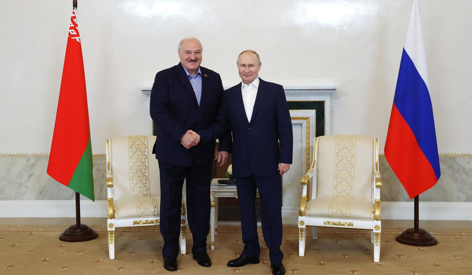 Путин поздравил Лукашенко с 30-летием правления