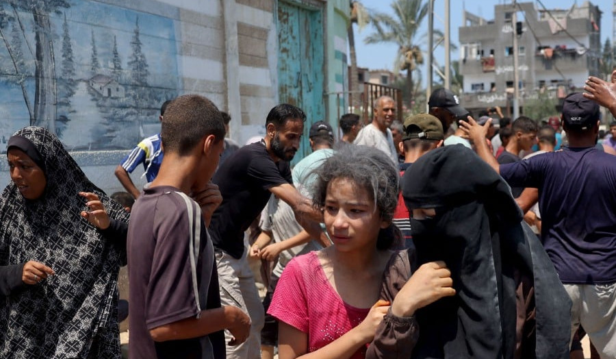 At least 30 killed in an Israeli airstrike on a school in Gaza: Palestinian officials