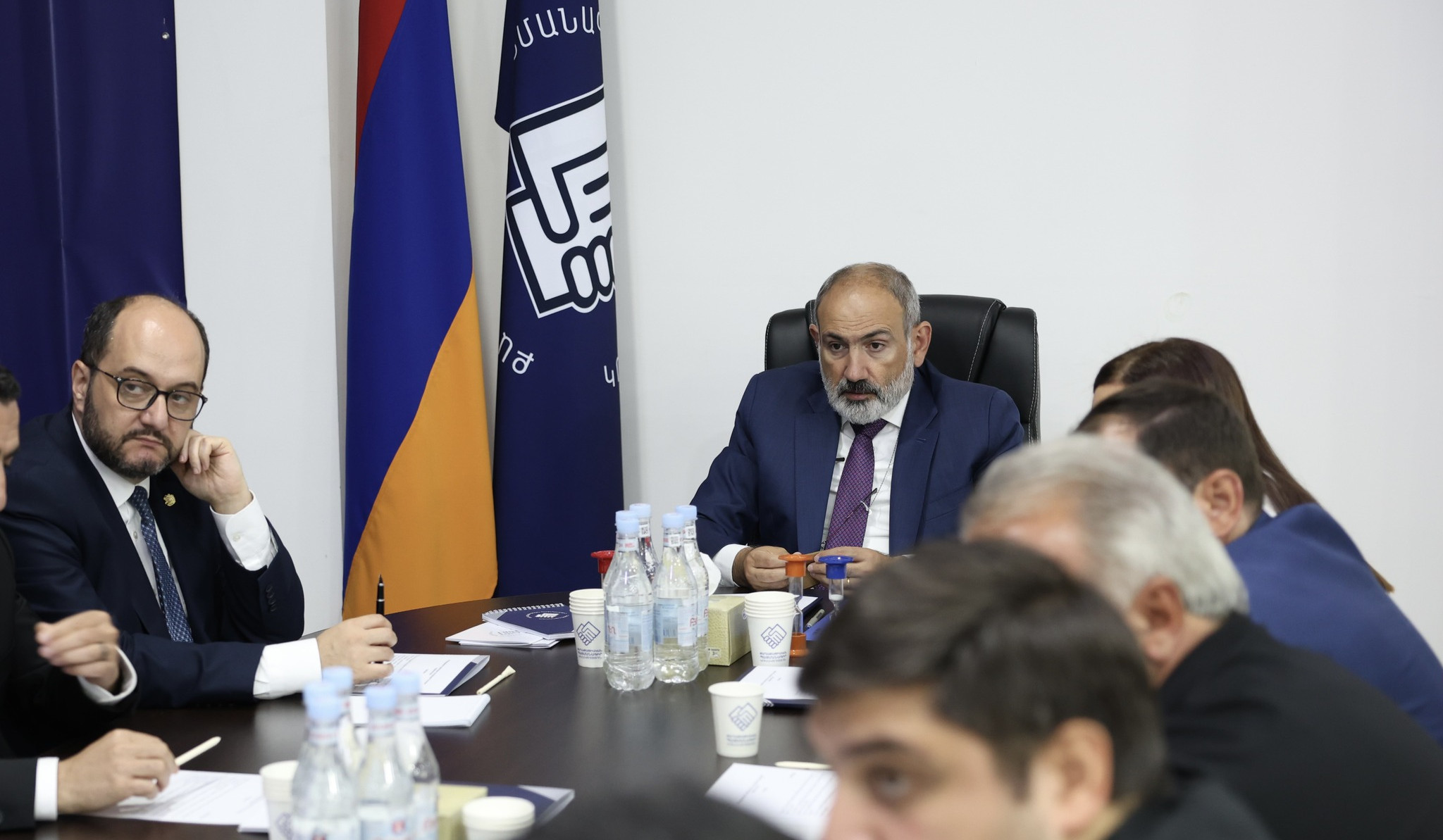 Տեղի է ունեցել ՔՊ կուսակցության վարչության նիստ, որը վարել է Նիկոլ Փաշինյանը