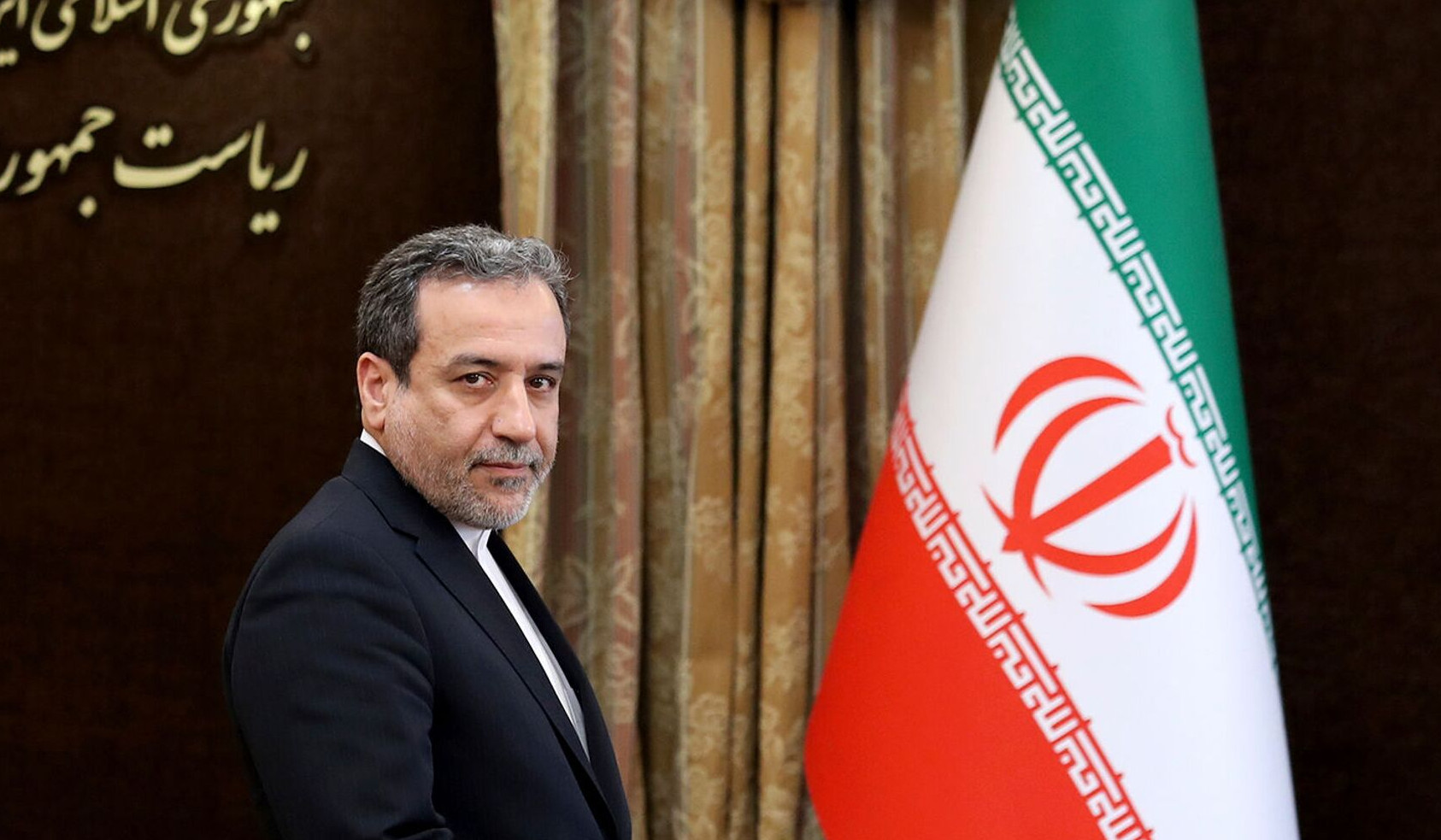 Neighboring countries and Eurasia are priority for Tehran: Araghchi